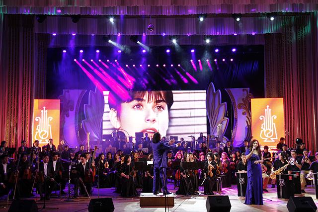 Сонгодог урлагт ховсдуулсан үдэш